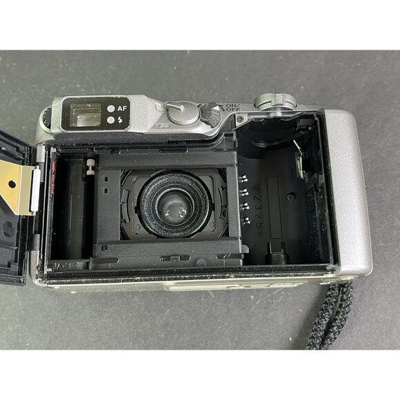 Pentax IQZoom 130M 35mm Point & Shoot Film Camera Strap + 3 Kodak Film Exp 2009 - Picture 4 of 8